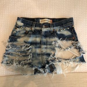 Levi’s highwaisted denim shorts